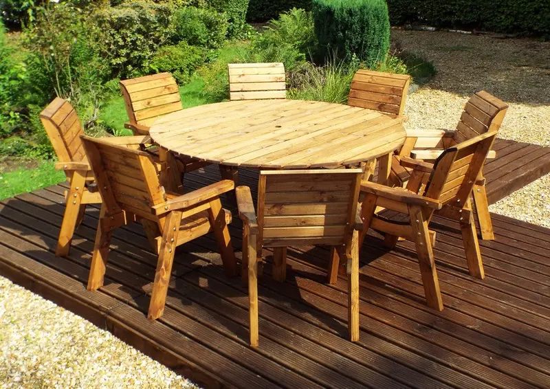 Charles Taylor 8-Person Scandinavian Redwood Circular Garden Set 1