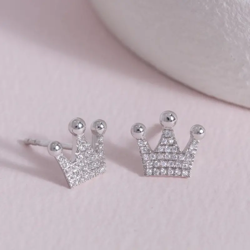 Elegant 'Queen Of All Things' Hoop Earrings 1